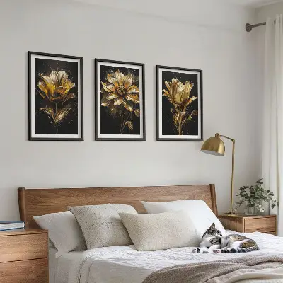 Bilder-3er-Set mit Rahmen und Motiv gelbe Blüten auf dunklem Hintergrund