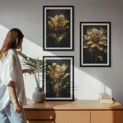 Bilder-3er-Set mit Rahmen und Motiv gelbe Blüten auf dunklem Hintergrund