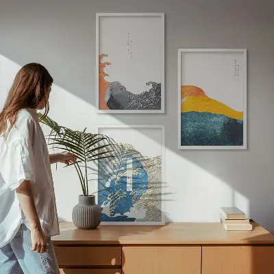 Gerahmtes Bilderset mit japanischen Wellenmotiven im Grafikstil