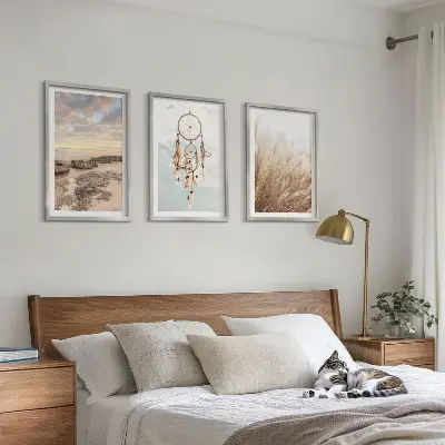 Gerahmtes Bilderset mit Motiven von Wolkenmeer, Traumfänger und Gras