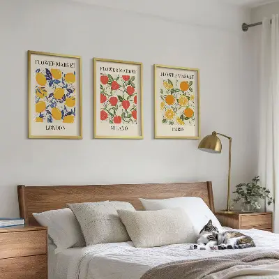Gerahmtes Bilderset mit Blumenmotiven in Städten