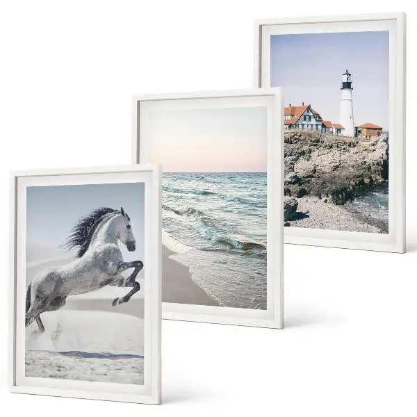 Gerahmtes Bilderset mit Motiven von Pferden, Strand, Leuchtturm und Wellen