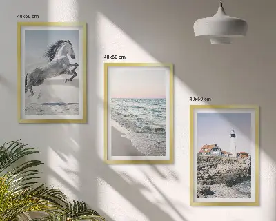Gerahmtes Bilderset mit Motiven von Pferden, Strand, Leuchtturm und Wellen