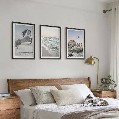 Gerahmtes Bilderset mit Motiven von Pferden, Strand, Leuchtturm und Wellen
