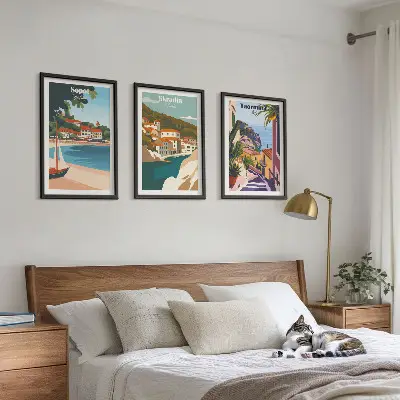 3er-Set Illustrationen von Küstenstädten mit passendem Bilderrahmen