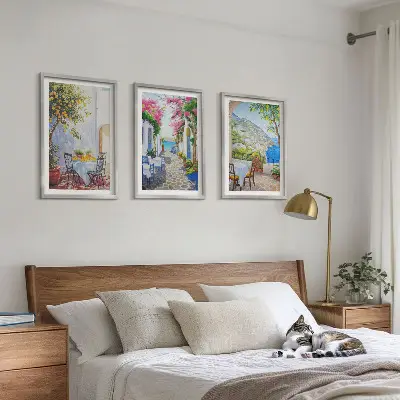 3er-Set Bilder mit Rahmen mit Motiven von charmanten Straßen, Pflanzen und dem Meer