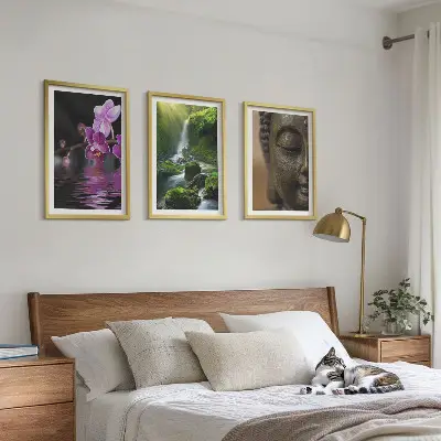 Gerahmtes Bilderset mit Motiven von Blumen, Wasserfall und Zen-Felsen