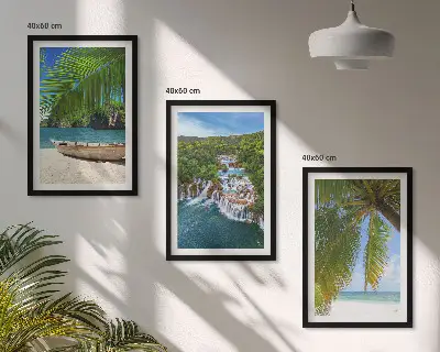 Gerahmtes Bilderset mit Motiven von Strand, Boot, Wasserfällen und Palmen