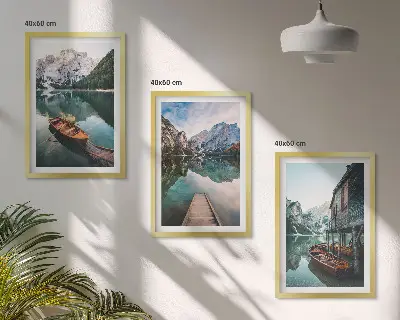 Gerahmtes Bilderset mit Motiven von See, Bergen, Booten und Ferienhaus