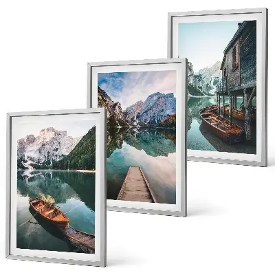 Gerahmtes Bilderset mit Motiven von See, Bergen, Booten und Ferienhaus