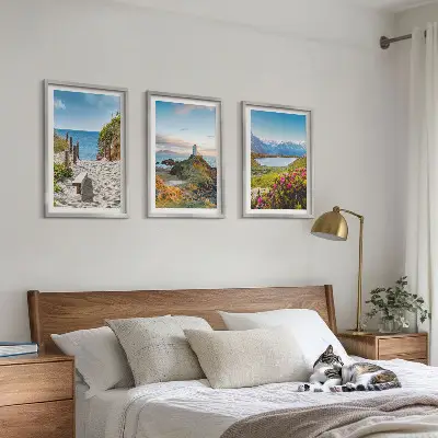 3er-Set Bilder mit Rahmen mit Motiven von Strand, Leuchtturm, Bergen und Blumen