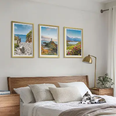 3er-Set Bilder mit Rahmen mit Motiven von Strand, Leuchtturm, Bergen und Blumen