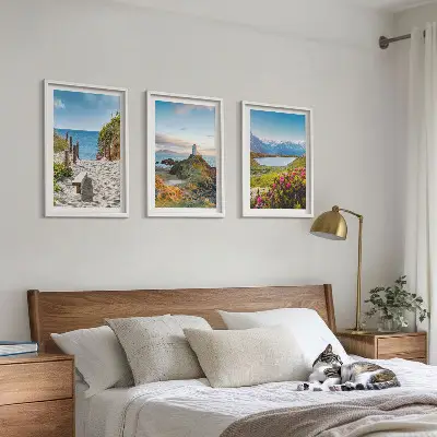 3er-Set Bilder mit Rahmen mit Motiven von Strand, Leuchtturm, Bergen und Blumen