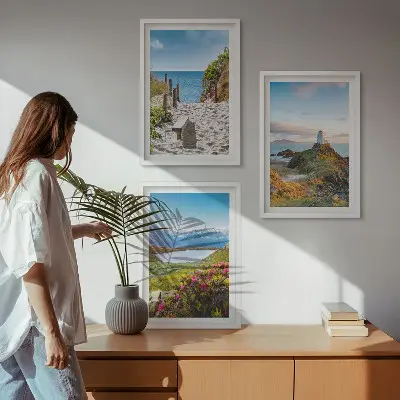 3er-Set Bilder mit Rahmen mit Motiven von Strand, Leuchtturm, Bergen und Blumen