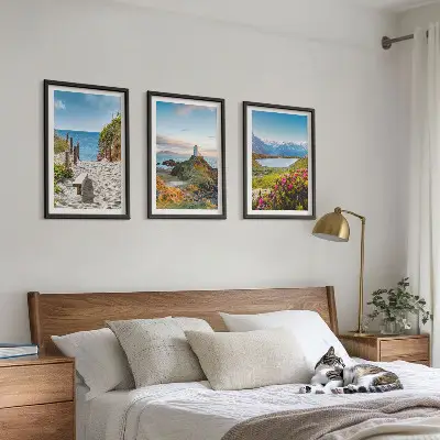 3er-Set Bilder mit Rahmen mit Motiven von Strand, Leuchtturm, Bergen und Blumen