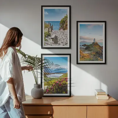 3er-Set Bilder mit Rahmen mit Motiven von Strand, Leuchtturm, Bergen und Blumen