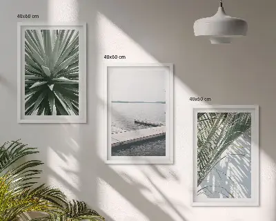 Gerahmtes Bilderset mit Palmenblättern und Holzbrücke