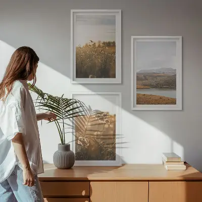 Gerahmtes Bilderset mit Landschaften von Wiesen, Bergen und einem See