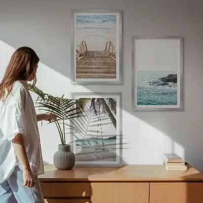 Gerahmtes Bilderset mit Motiv Treppe, Strand, Meer und Schaukel