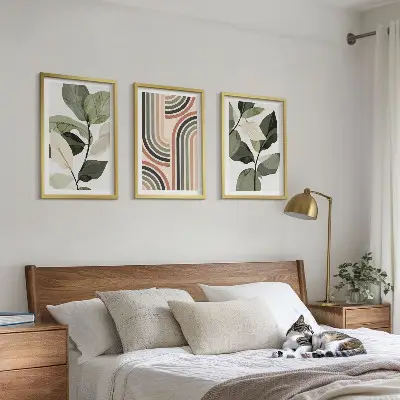 Gerahmtes Bilderset mit geometrischen Pflanzenmotiven