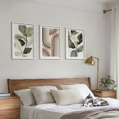 Gerahmtes Bilderset mit geometrischen Pflanzenmotiven