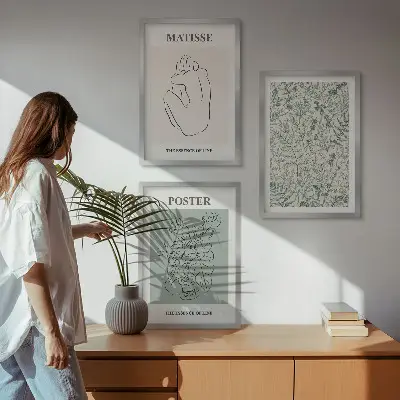 Bilder-3er-Set mit Rahmen mit Linien und Pflanzenmustern im minimalistischen Stil