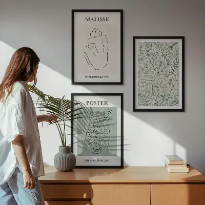 Bilder-3er-Set mit Rahmen mit Linien und Pflanzenmustern im minimalistischen Stil