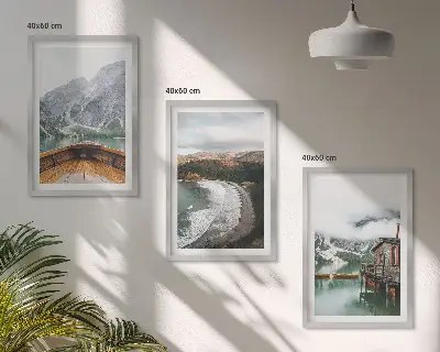 Gerahmtes Bilderset mit Motiven von Bergen, See, Boot, Strand und Landschaft