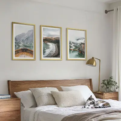 Gerahmtes Bilderset mit Motiven von Bergen, See, Boot, Strand und Landschaft