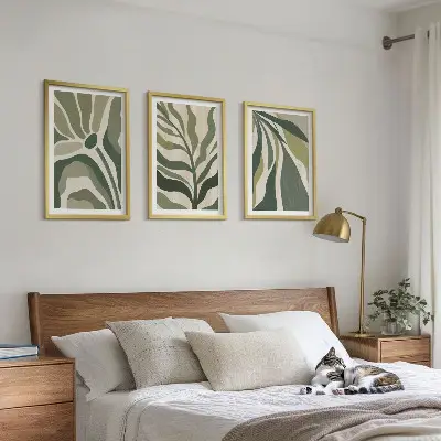 Gerahmtes Bilderset mit Illustrationen gemalter grüner Blätter