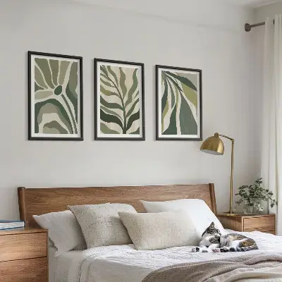 Gerahmtes Bilderset mit Illustrationen gemalter grüner Blätter