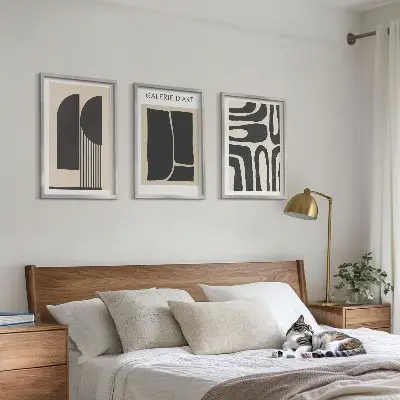Abstraktes, minimalistisches Poster-Set mit passenden Bilderrahmen