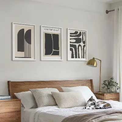Abstraktes, minimalistisches Poster-Set mit passenden Bilderrahmen