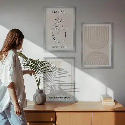 Gerahmtes Bilderset mit stilvollen minimalistischen Linien