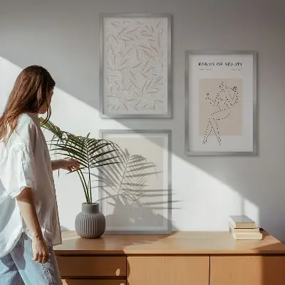 Gerahmtes Bilderset mit minimalistischen botanischen Motiven