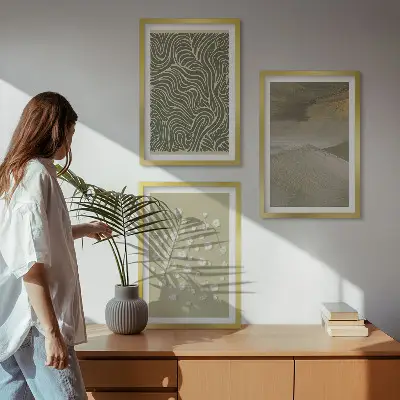 Gerahmtes Bilderset mit abstrakten floralen Wellenmustern