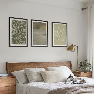 Gerahmtes Bilderset mit abstrakten floralen Wellenmustern