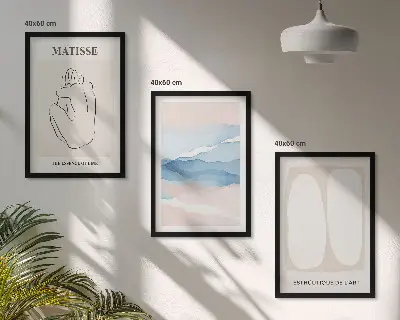 Gerahmte Bilderwand mit Motiven von Matisses abstrakten Formen
