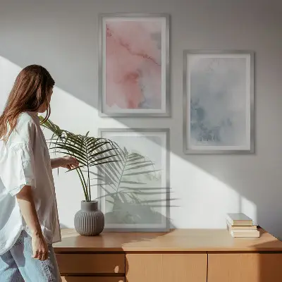 Gerahmtes Bilderset mit pastellfarbenen Aquarellstrukturen