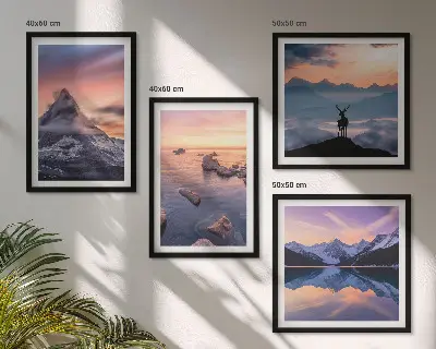 Mehrteiliges Wandbild mit Rahmen Motiv Berglandschaft mit Seen