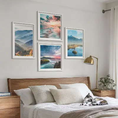 Berglandschaften und Wasserfälle als mehrteiliges Wandbild mit Rahmen