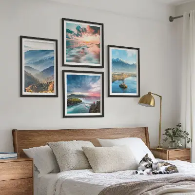 Berglandschaften und Wasserfälle als mehrteiliges Wandbild mit Rahmen