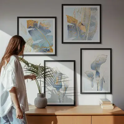 Wanddeko-Set mit blauen Blumen im Hintergrund