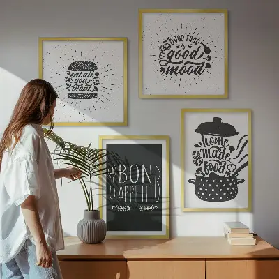 Wanddeko-Set mit Grafiken von Lebensmitteln und kulinarischen Slogans