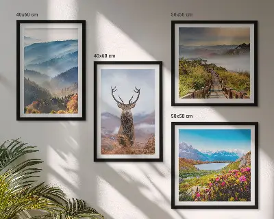 Wanddeko-Set mit Berglandschaft, See und Hirschen