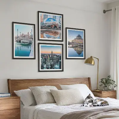 Architektur von Städten am Wasser als gerahmtes Polyptychon