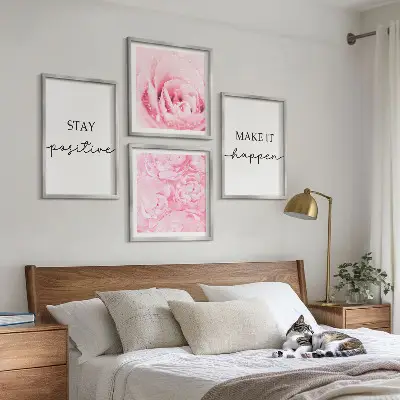 Minimalistische rosa Blüten als gerahmtes Polyptychon