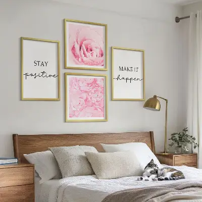 Minimalistische rosa Blüten als gerahmtes Polyptychon