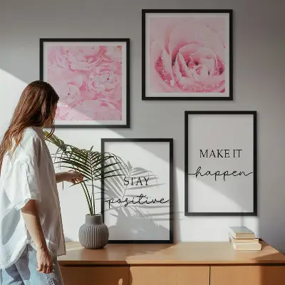 Minimalistische rosa Blüten als gerahmtes Polyptychon