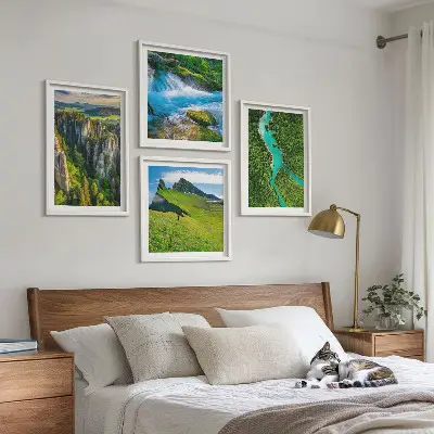 Polyptychon mit Rahmen Grüne Berge mit Flussfelsen